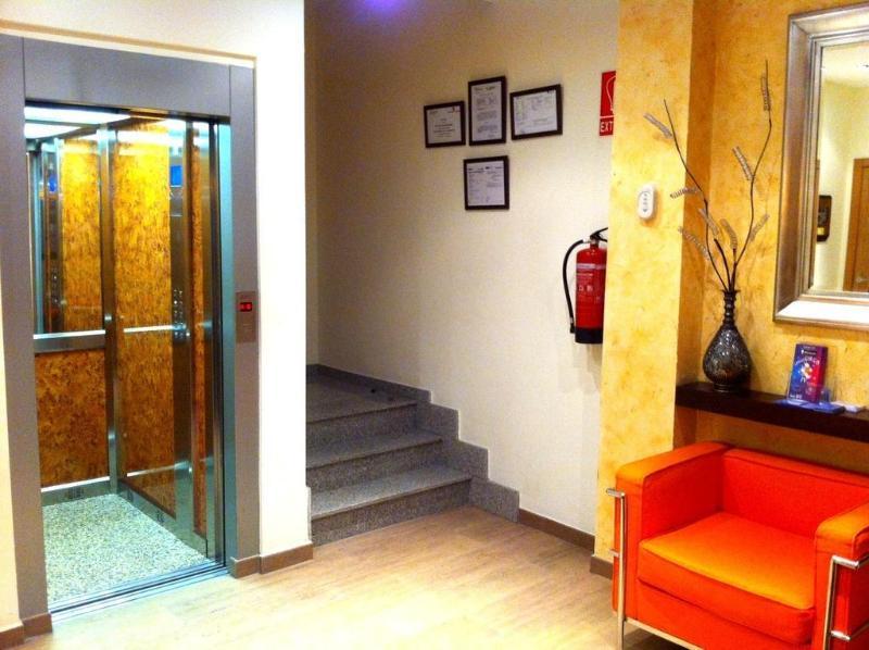Hostal Granado Мадрид Экстерьер фото